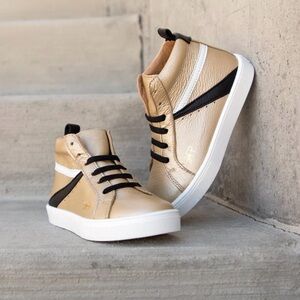 Freshly Picked High Top Sneaker (size 7)